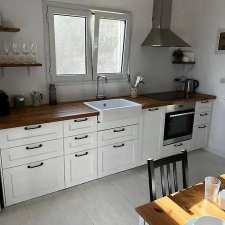 Apartment Newly Refurbished, Coastal Apartment-